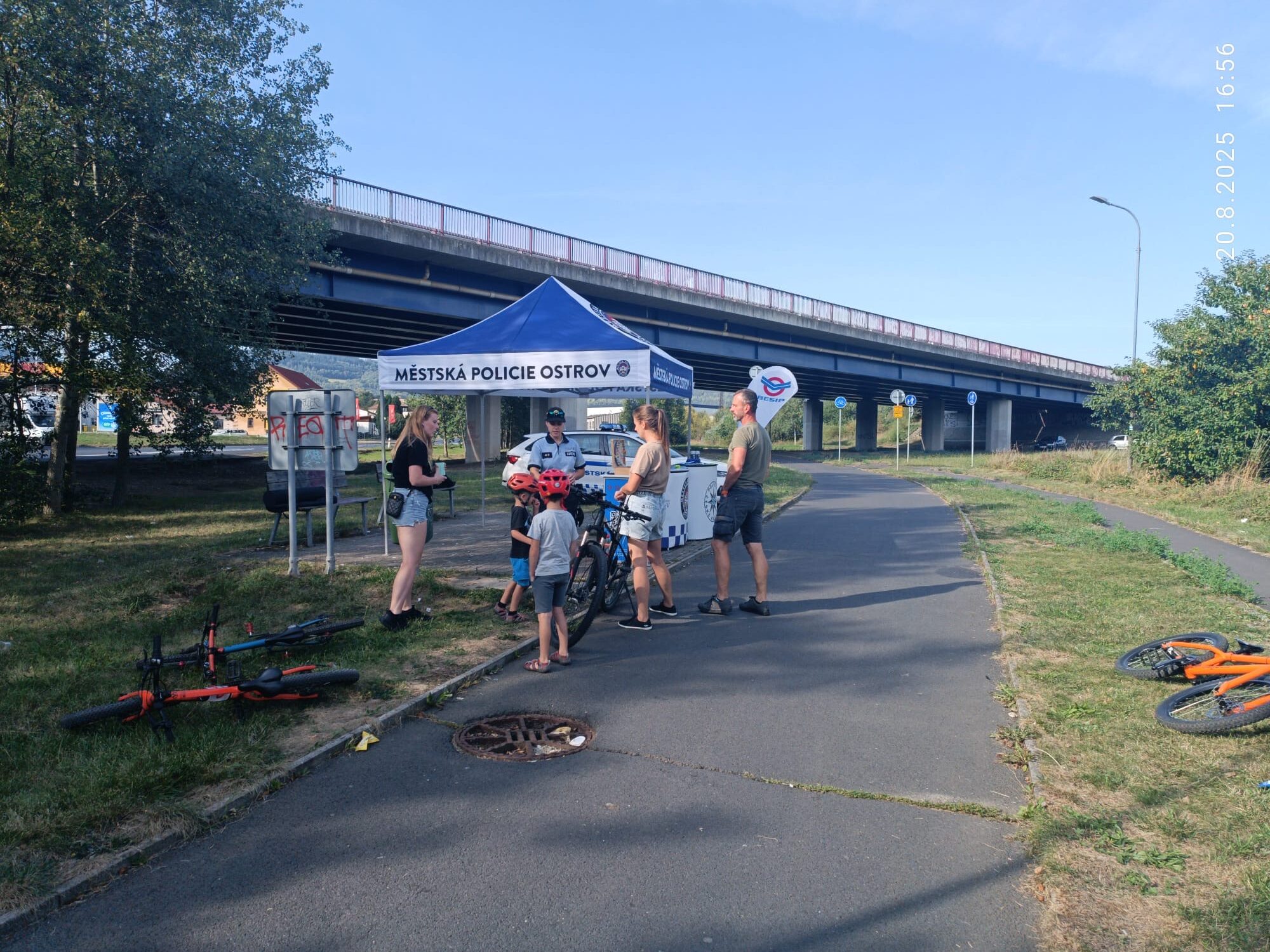 d9db64fc-5cdb-47af-ba2d-394255bd88a7