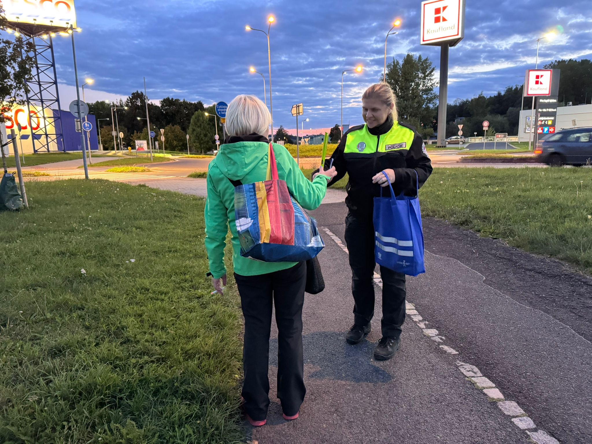 1b1292b3-bc15-41ce-9574-4240a57c7ac5